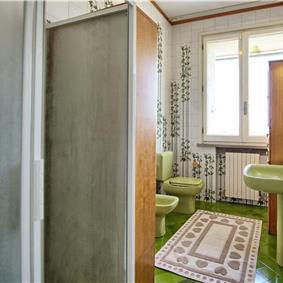 3 bedroom villa with pool and tennis court near Florence, sleeps 6